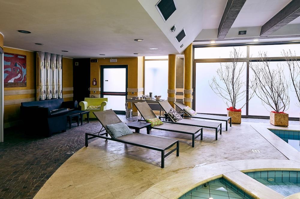 Settecento Hotel Presezzo Exterior photo